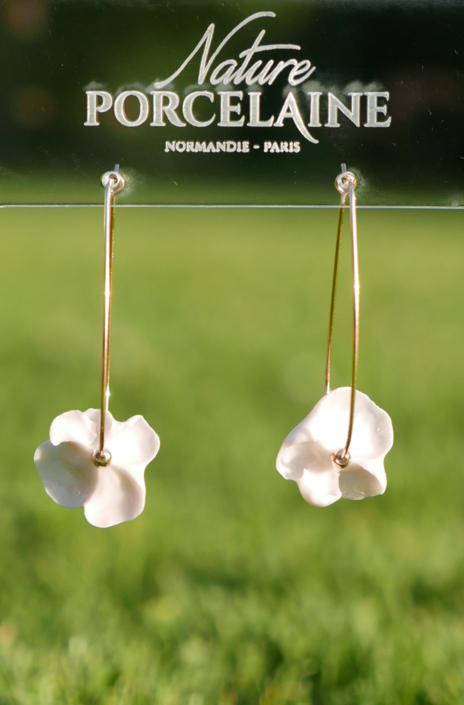 Boucles d'oreilles oblongues - Hortensia à fleurs de lilas, blanc – Nature Porcelaine